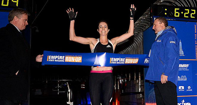Suzy Walsham wins the 2013 Empire State Building Run-Up. (c)EMMANUEL DUNAND/AFP/Getty Images